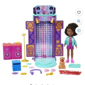Gift Ready! Karma's World Transforming Musical Star Stage Set & Accessories NEW